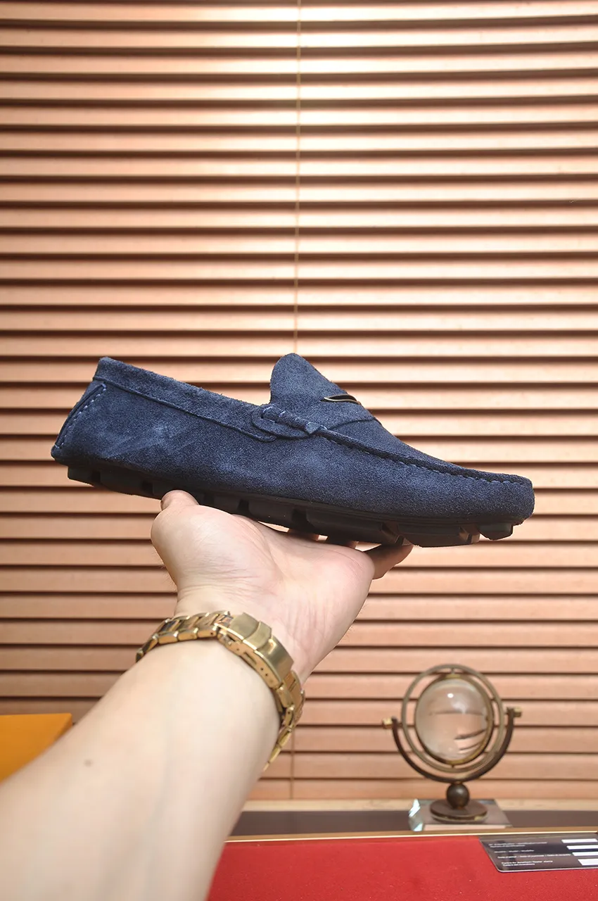 Men's men's shoes 💰420💶 [LV Doudou shoes] (water-dyed cowhide lining) new model is on the market, available on the official website. The new Doudou shoes are processed into single-color materials, and the uppers are made of imported horsehide leather. The body of the shoe is fully hemmed with mark thread, and is lined with imported original cowhide leather. The elegant shoe shape is super suitable for all-matching, and the size is 38-44.